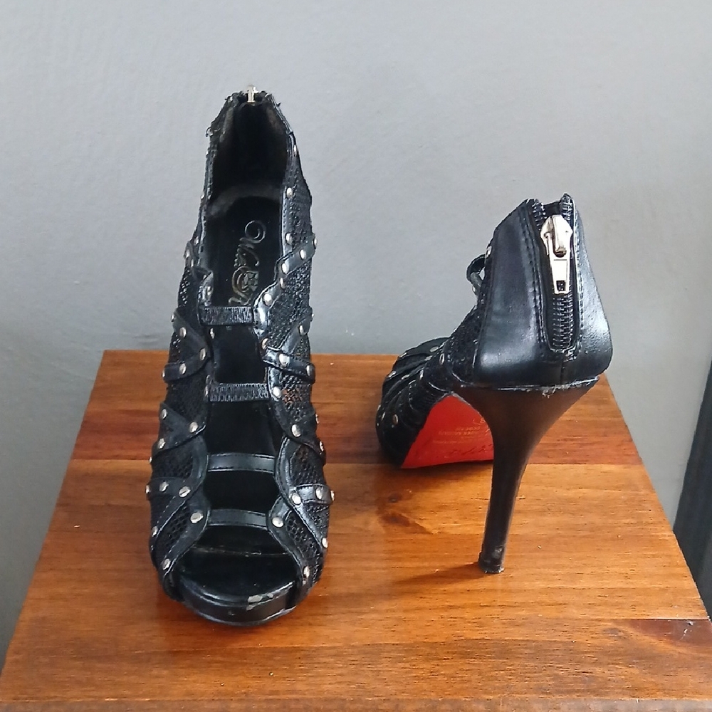 Wild Rose Black Studded Heels